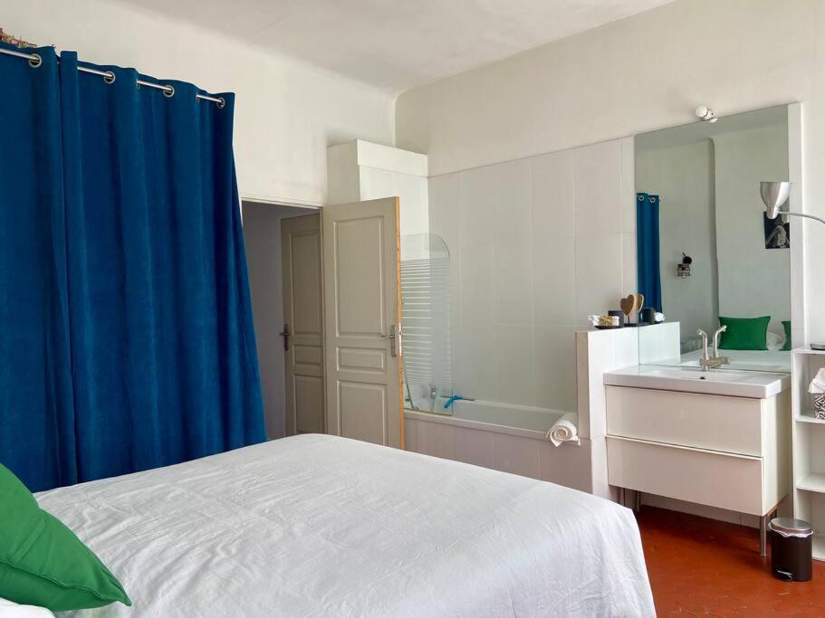Logis Confortable - Accueillant Марсель Экстерьер фото